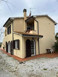 Porzione casa a - ParatinoCecina