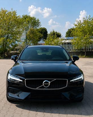 VOLVO V60 B3 Geartronic Momentum Business