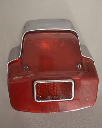 Fanale posteriore vespa 125/gt/150 super/ sprint