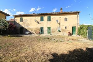 CASA SEMINDIPENDENTE A MONSUMMANO TERME