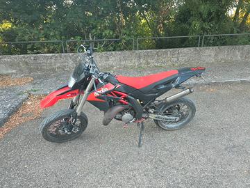aprilia sx 125 2t 