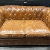 Divano Chesterfield capitonnè due posti martone