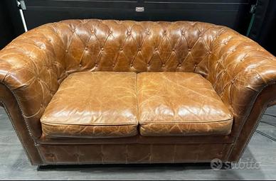 Divano Chesterfield capitonnè due posti martone
