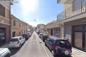 Negozio in centro a falconara marittima