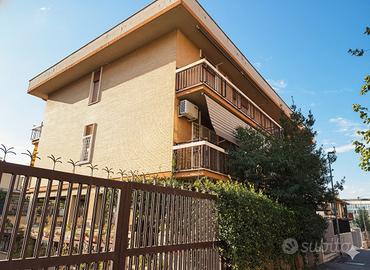 Tor Sapienza - Appartamento bilivelli con box