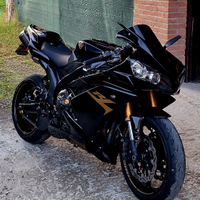 Yamaha r1