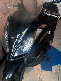 Scooter kymco downtown 300