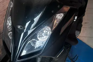 Scooter kymco downtown 300