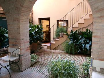 Schiera di pregio centro storico