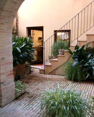 Schiera di pregio centro storico