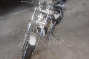  suzuki intruder 750 1988 con TMax 