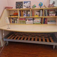 Letto a scomparsa con scrivania