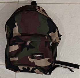 Zaino EASTPAK (colore mimetico) pari al nuovo