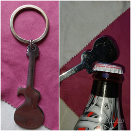 Apribottiglie a forma di chitarra, in metallo