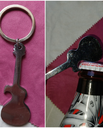 Apribottiglie a forma di chitarra, in metallo