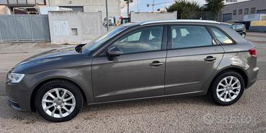AUDI A3 1.6 TDI 105 CV