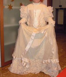 carnevale vestito da dama