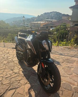 KTM DUKE 790 2024