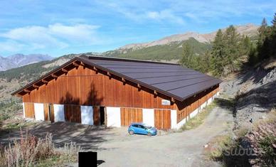 Immobile in asta di 12350 m² con 1 locale a Sauze 