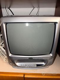 Video registratore con cassetta