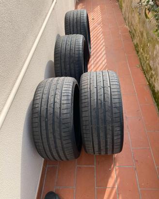 4 gomme APLUS 255 35 18 con 500 km come nuove