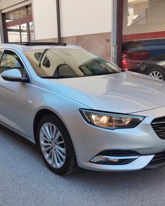 Opel INSIGNIA 1.6 CDTI 136 cv - CAMBIO AUTOMATICO 