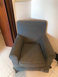 Poltrona grigiacomoda sfoderabile + mobiletto IKEA