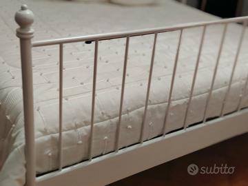 letto matrimoniale bianco