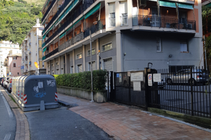 Nervi, via del Commercio 11, privato vende box