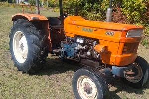 Trattore FIAT 600