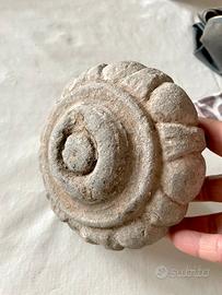 Antichità Ormamento architettonico in pietra