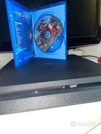 Console Ps4+ 1 Joystic  con cover+ God of war