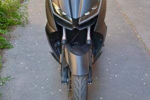 maxi scooter Zontes 350-D nero