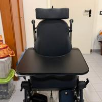 Sedia a rotelle polifunzionale