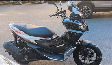 Scooter Aprilia SR GT 200
