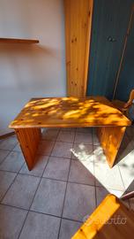 Scrivania in legno massello 
