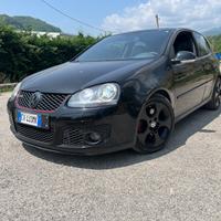 Volkswagen Golf 2.0 16V FSI 3p. Sportline