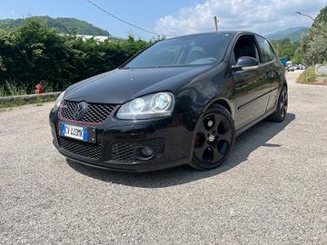 Volkswagen Golf 2.0 16V FSI 3p. Sportline