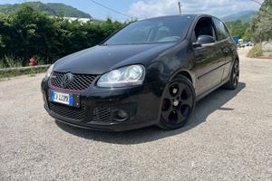 Volkswagen Golf 2.0 16V FSI 3p. Sportline