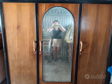 Armadio d'antiquariato 