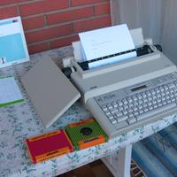 Macchina per scrivere elettronica