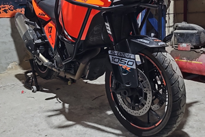 KTM 1050 adventure