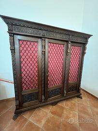ARMADIO  IN LEGNO MASSICCIO INTAGLIATO