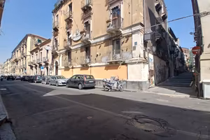 Palazzetto indipendente 200mq da ristrutturare