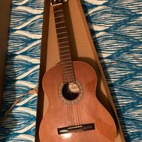 Chitarra Classica Cuenca amplificata