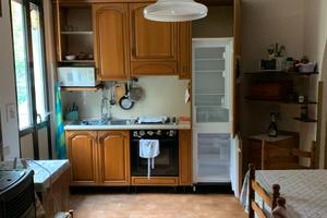 Fabbricato trifamiliare con cortile privato