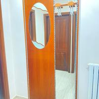 Specchio a muro con appendiabiti e cappottiera