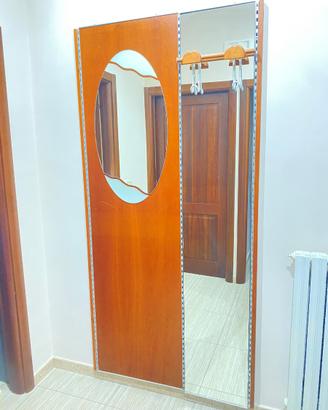 Specchio a muro con appendiabiti e cappottiera