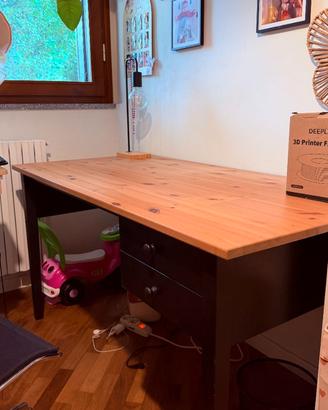 Scrivania IKEA 140x70x74