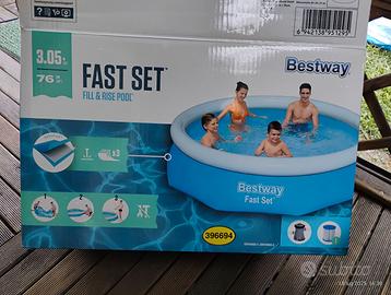 Piscina Bestway 3.05 x 76  usata una settimana